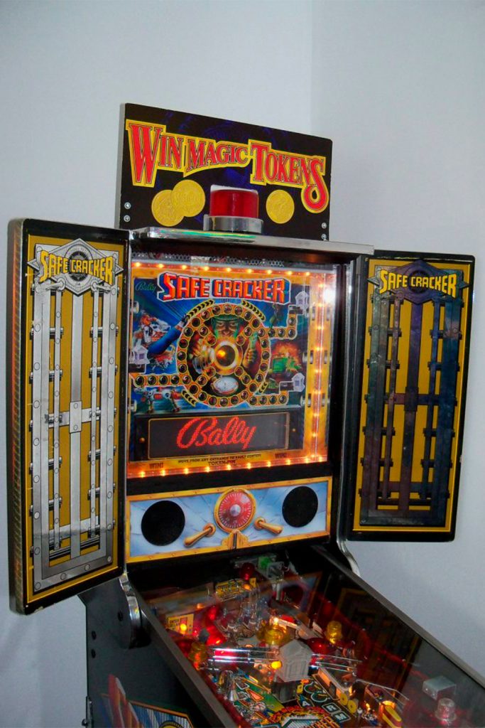 safe cracker pinball machine bally